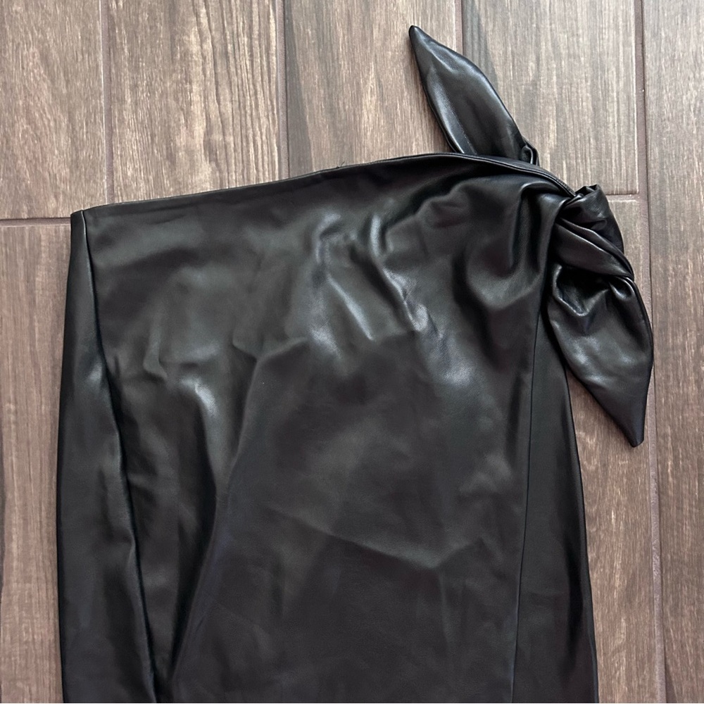 Enza Costa Faux Leather Wrap Midi Skirt in Black Sz L - Picture 4 of 7